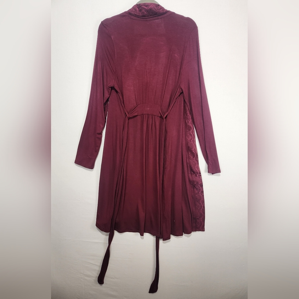 A Pea in the Pod Maternity Maroon Lace Accent Robe Size M - Picture 7 of 7